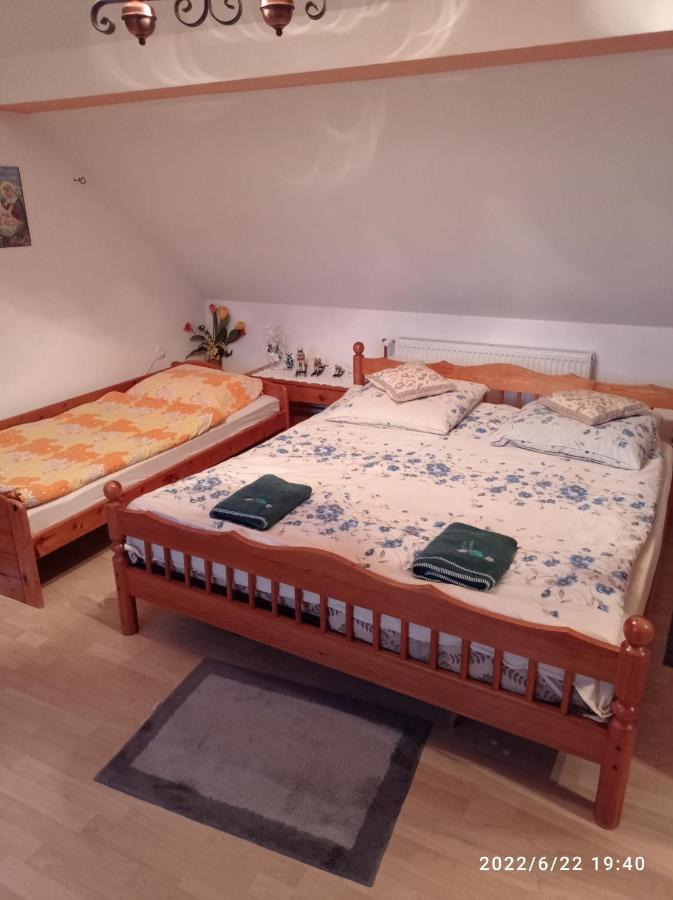 Gospodarstwo Agroturystyczne U Stasikow Spytkowice  Exteriör bild