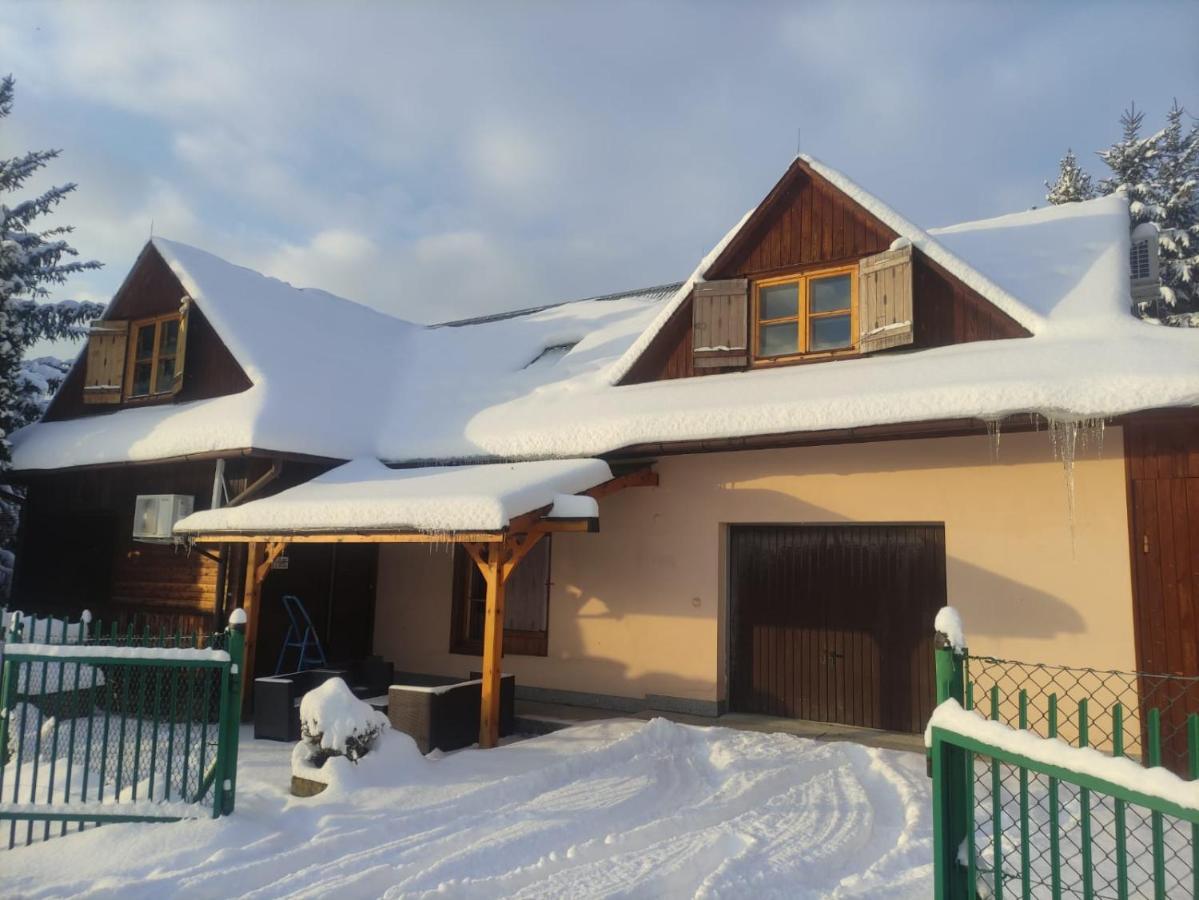 Gospodarstwo Agroturystyczne U Stasikow Spytkowice  Exteriör bild